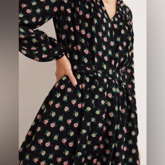 NWT Boden Gathered Yoke midi dress in black roses floral spring belted viscose - Picture 4 of 4
